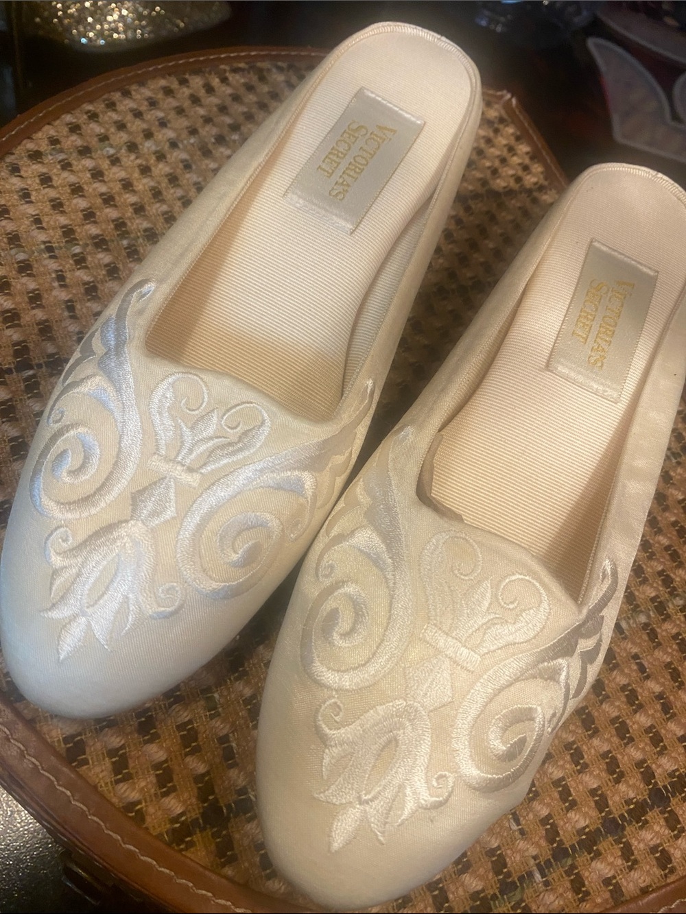 VINTAGE Victoria's Secret Cream Embroidered Slip-On Mules 7-8